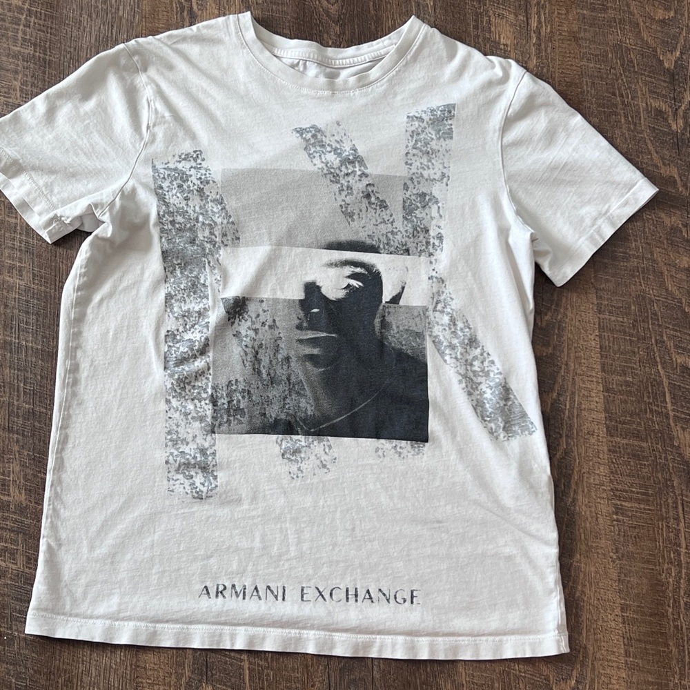 Authentic Vintage Armani Exchange T-shirt size Small